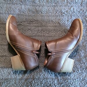 Naturalizer Brown Leather Ankle Boots (Size 7)
